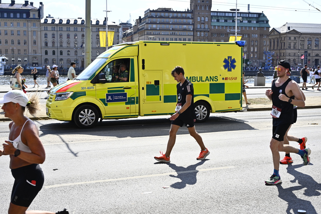 15 people hospitalized after marathon race