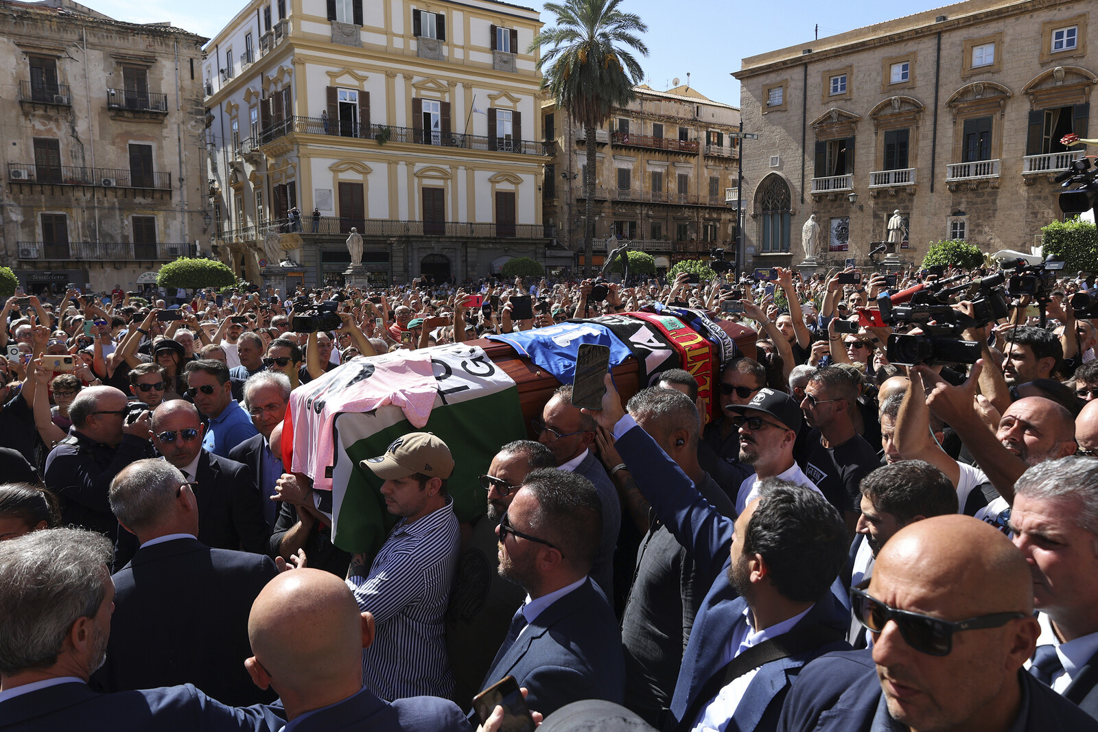 Thousands bid farewell to Italian World Championship hero Salvatore Schillaci