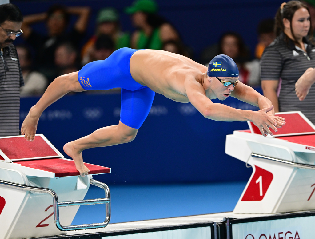 The Swede Refrains from Swimming in Seine