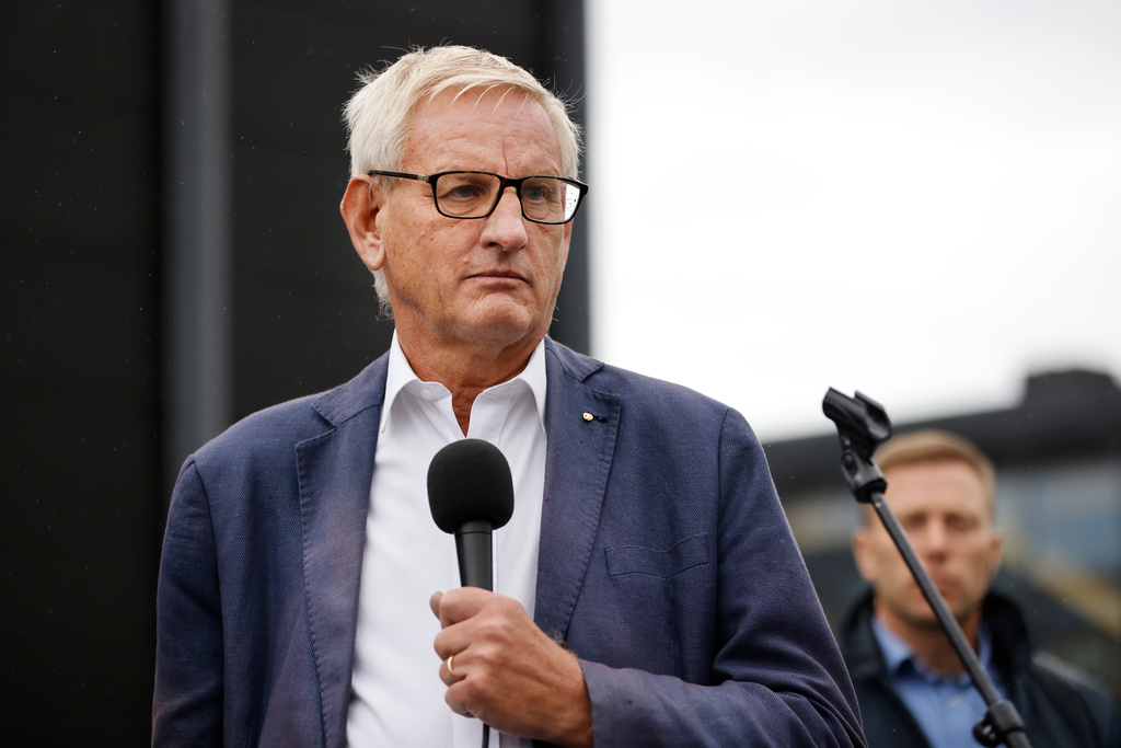 Israel criticizes Bildt's Putin comparison