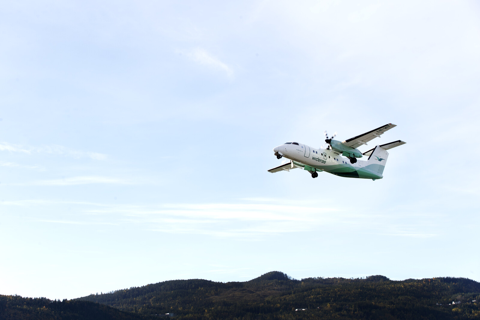 Airplane Lands After Sending Distress Signal