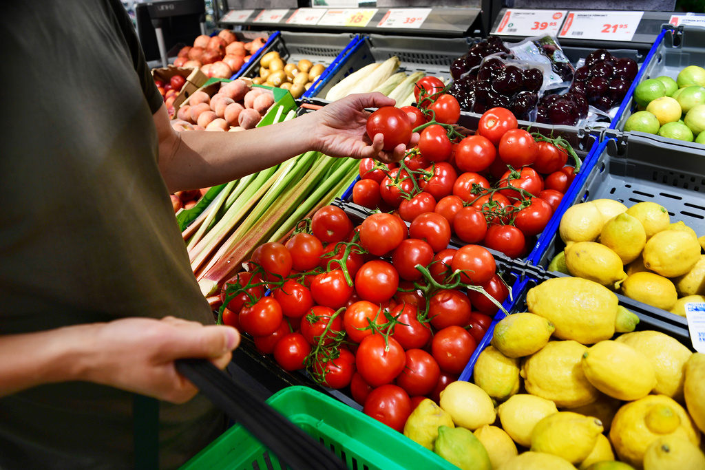 Final Shop Online – Elderly Must Order Groceries on the Internet