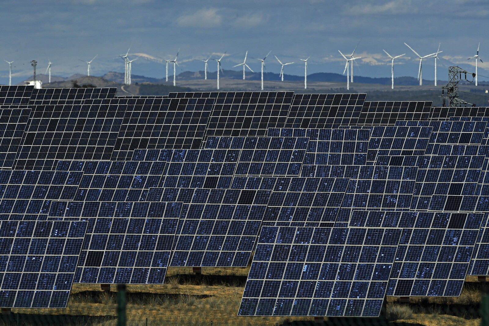 Spain raises the target for green energy